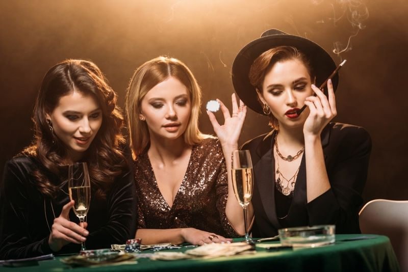 GKK99VIP ပလက်ဖောင်း တွင် Live Casino နှင့် Sportsbook ကစားနေသော Myanmar ကစားသမားများ